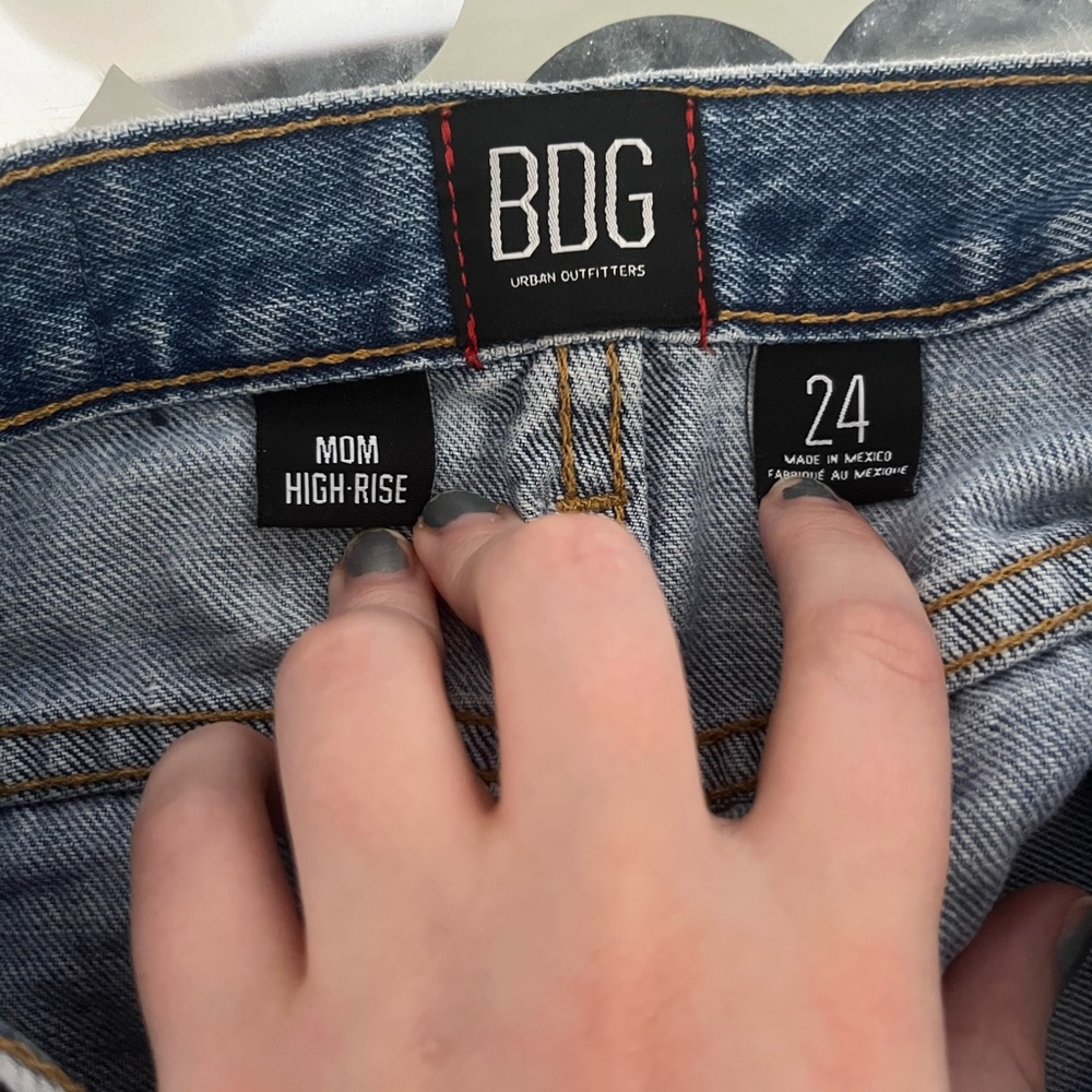 BDG Urban Outfitters Mom High-Rise Denim Shorts - Picture 3 of 3